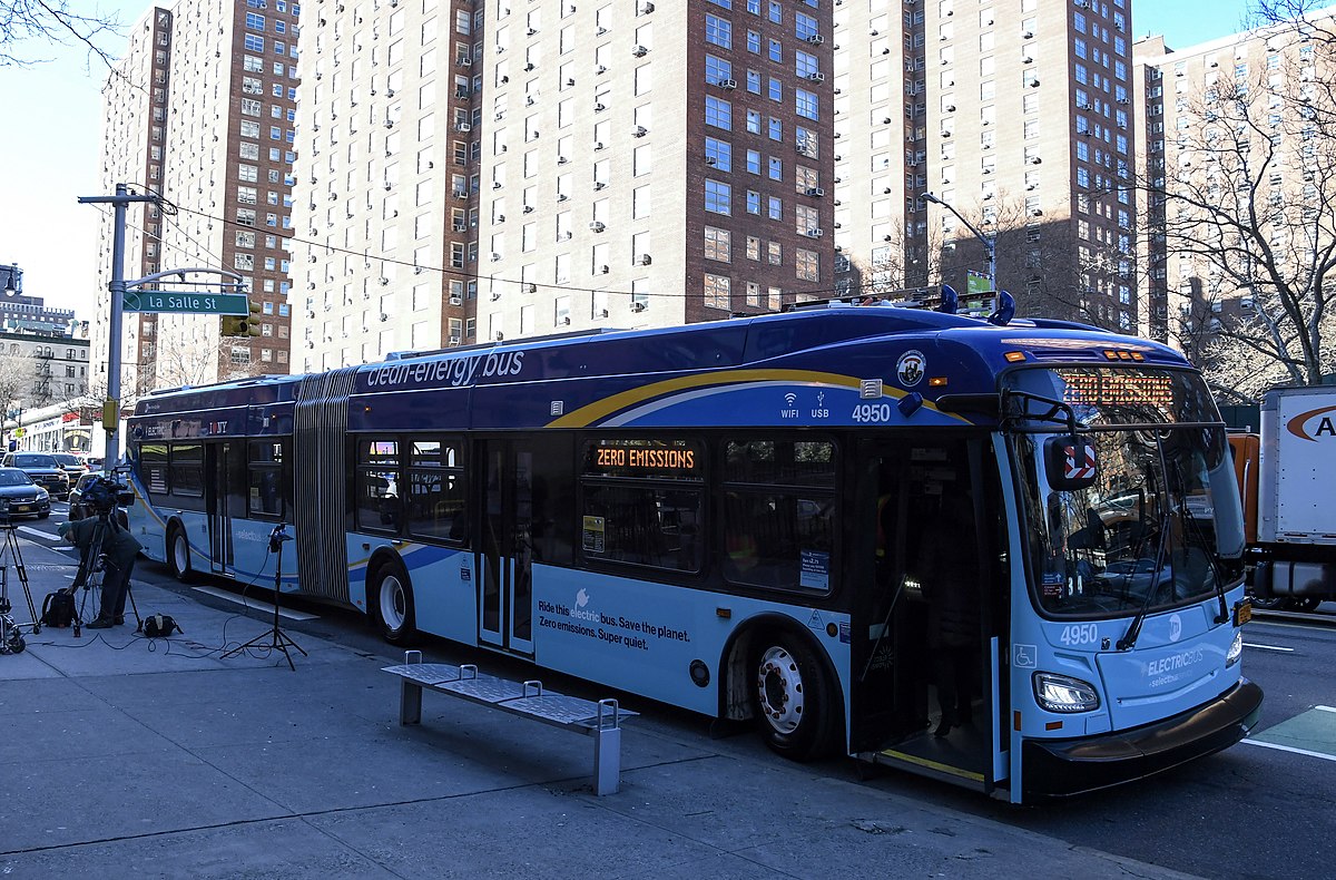 1200px-New_MTA_Articulated_Electric_Bus_Comes_to_M60_(49461319827)
